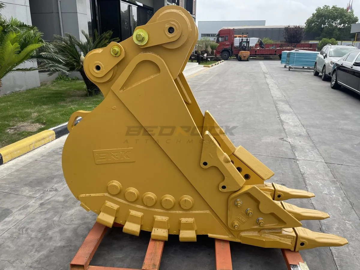 30in Heavy Duty Excavator Bucket fits CAT 336 Excavator DB linkage