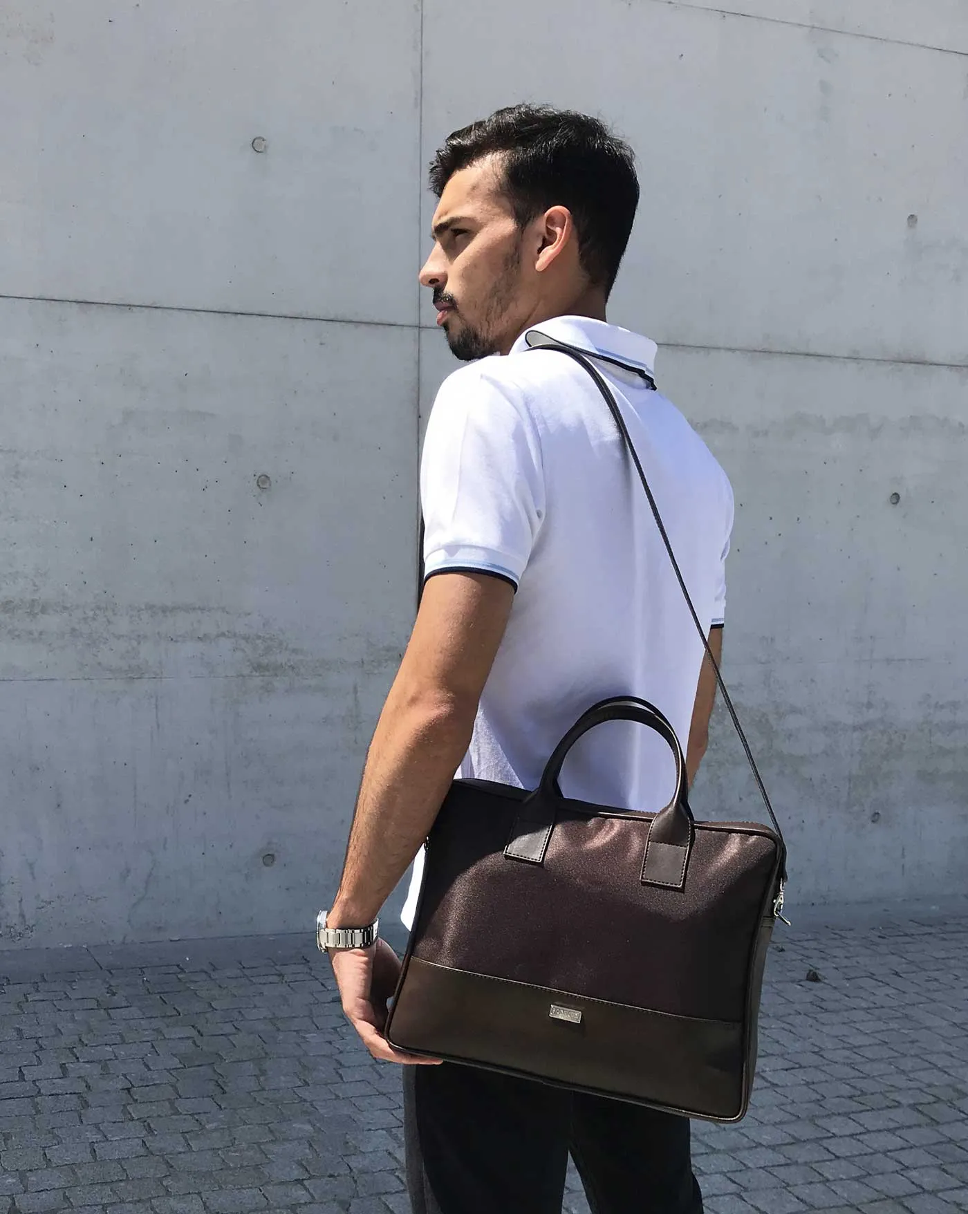 BOLD DEEP BROWN BRIEFCASE